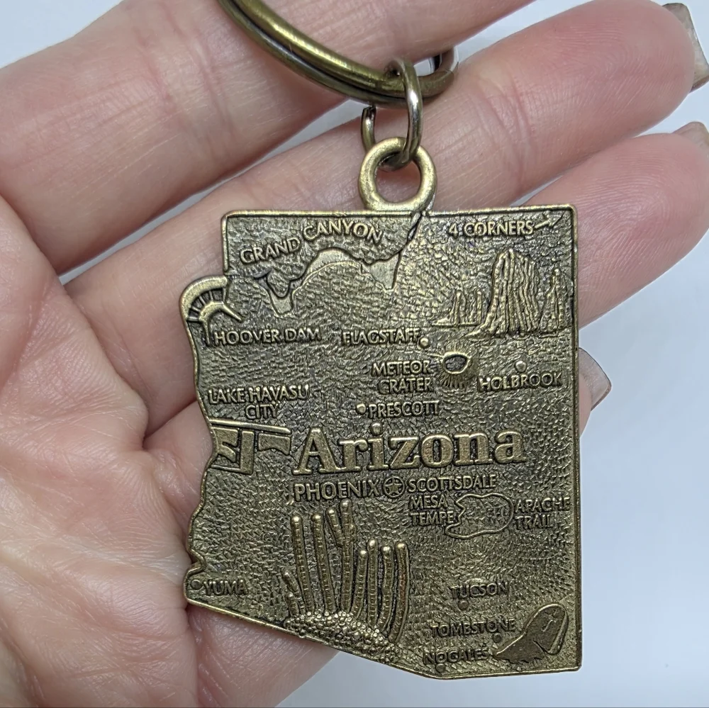 Vintage Arizona AZ State Map Souvenir Brass Metal High Detail Keychain Key Chain